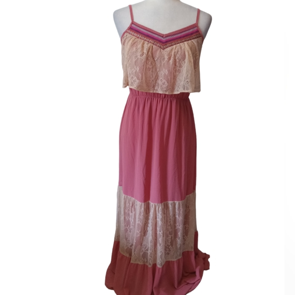 Flying Tomato lace detailed peach orange spaghetti straps maxi dress. Medium